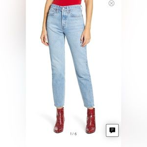 Levi Wedgie jeans size 28